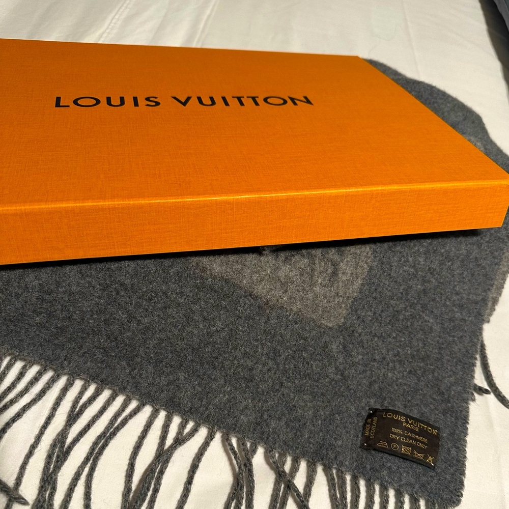 Louis Vuitton cashmere scarf